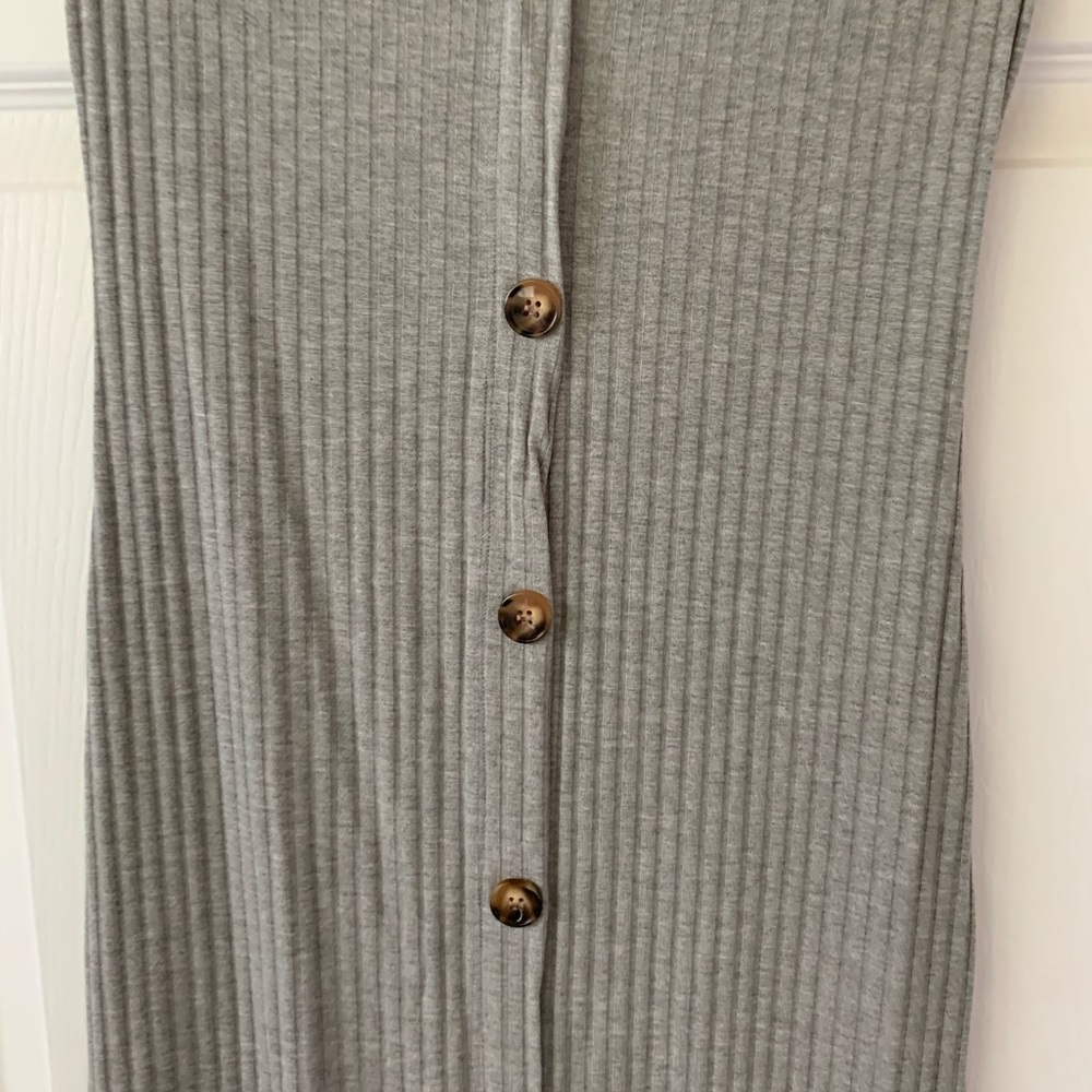 Dress - Picture 2 of 4